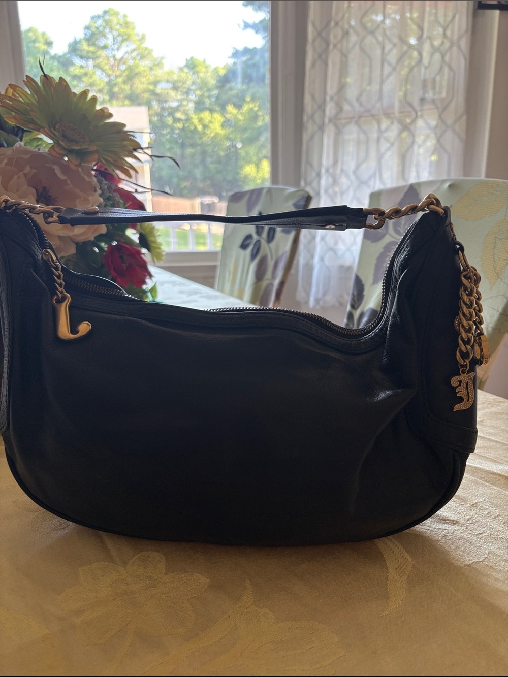 VINTAGE JUICY COUTURE “RARE”Leather Shoulder Bag with Chain Accent - Black